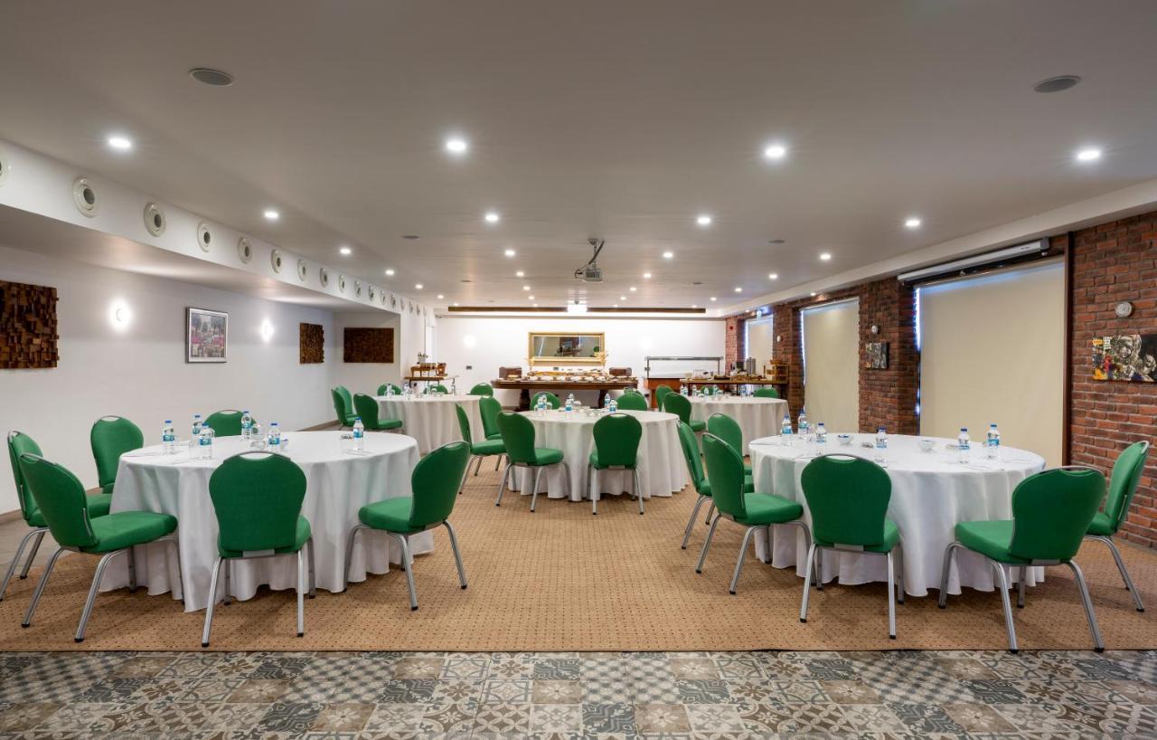 奥达耶里Radisson Airport酒店公园